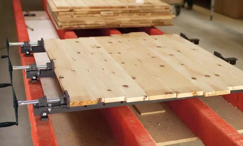 Процесс производства мебельных щитов: от выбора древесины до обработки